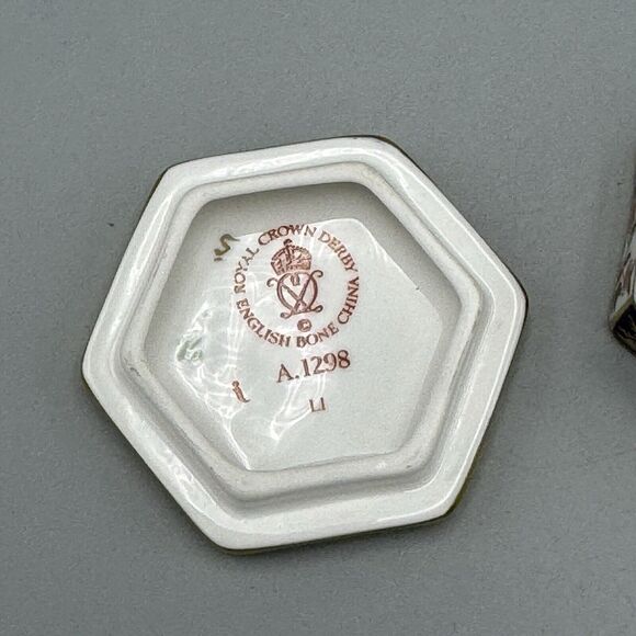 Vtg Royal Crown Derby English Bone China Hexagon Lidded Trinket Box A1298 Imari - Picture 4 of 13